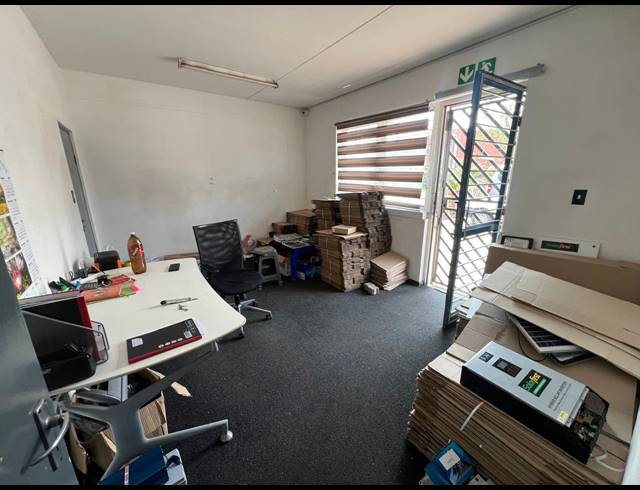 204M² WAREHOUSE TO LET IN STRIJDOMPARK